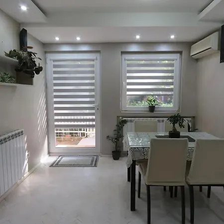Aneta'S Groundfloor Apartment Near Park Üsküp Dış mekan fotoğraf